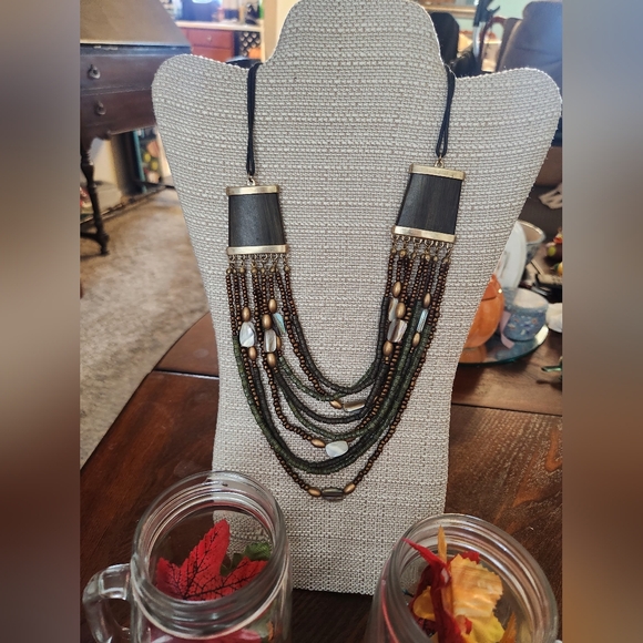 Stuffed Decorative Mason Jar Set with Autumn Leaves And 2 NECKLACES - Picture 2 of 7